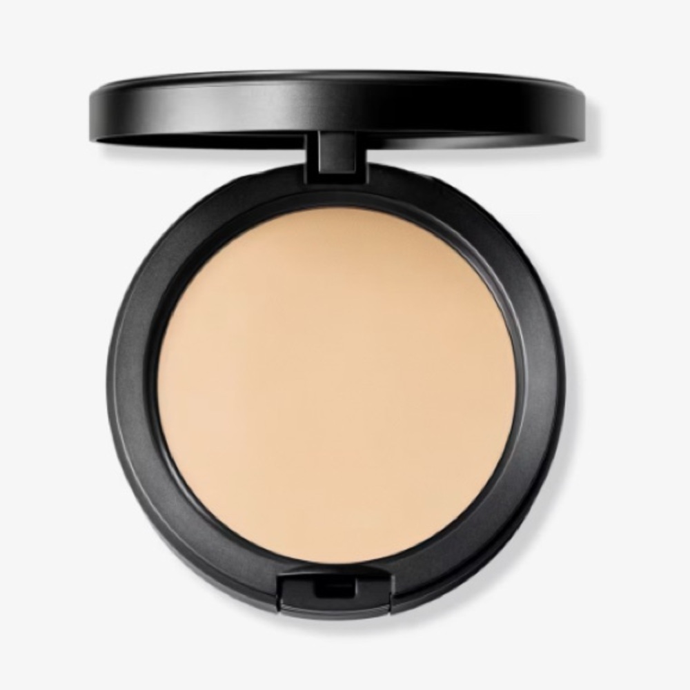 MAC NW 13 powder plus foundation